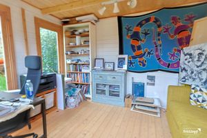 Photo 24- click for photo gallery